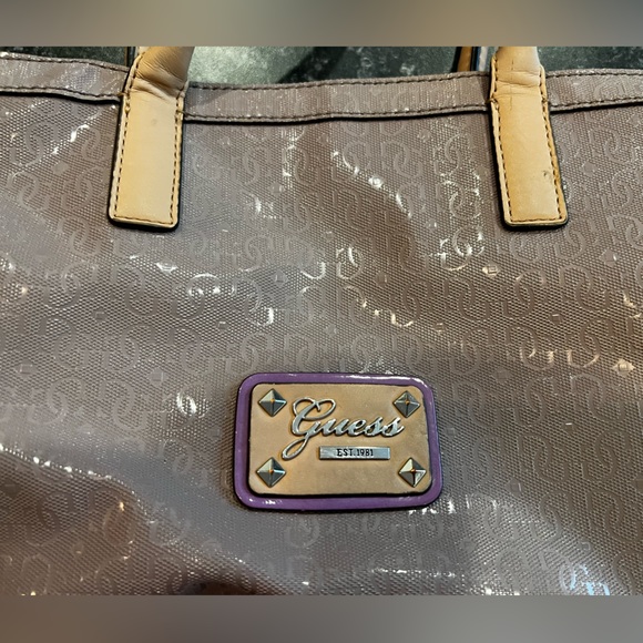 Guess tote - Picture 2 of 8